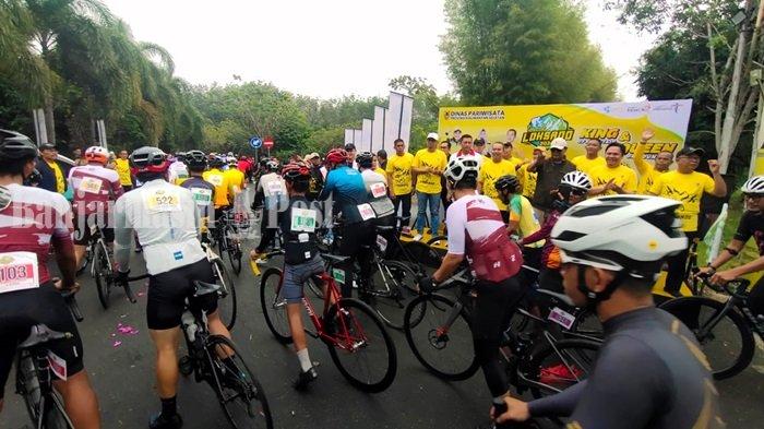 Ratusan peserta dari berbagai penjuru Tanah Air ambil bagian dalam Ajang Tour de Loksado (TDL) 2024 yang digelar hari ini, Sabtu (29/6/2024).