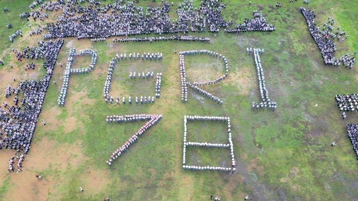 Pencatatan oleh Museum Rekor-Dunia Indonesia (MURI) adalah Bernyanyi oleh Guru Terbanyak di Kabupten Kapuas, Selasa (21/11/2023).