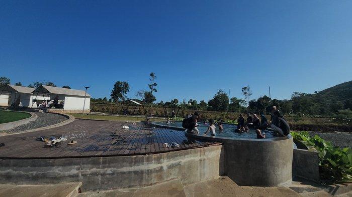  ()SUASANA ALAM-Suasana glamping di kawasan Kiram Kabupaten Banjar, Selasa (27/5/2025).