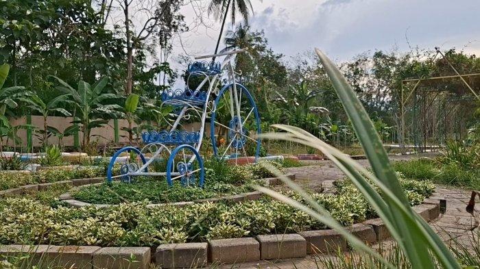 ORNAMEN - Salah satu ornamen yang menambah daya tarik di area Taman Edukasi Pertanian Hikun Agri Park Tabalong, Rabu (4/6/2025).