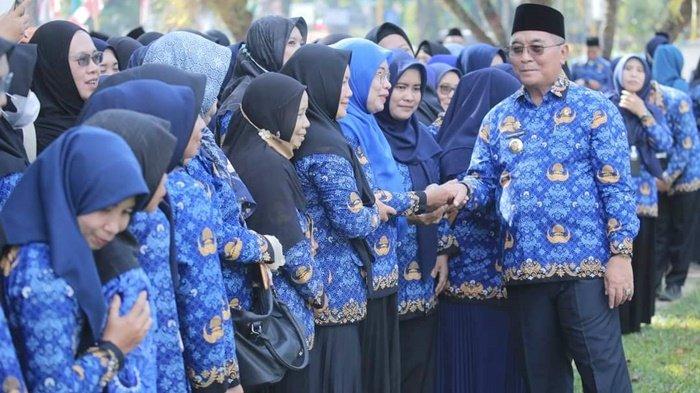 Salaman perpisahan dari Bupati H Achmad Fikry kepada para ASN di Pemerintahan Kabupaten Hulu Sungai Selatan (HSS).