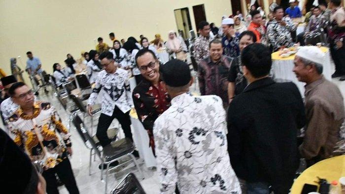 Sekda HSS menghadiri ramah Tamah dengan jajaran PGRI HSS, yang berhasil meraih Juara Umum pada Porseni Tingkat Kalsel 2024 di Kabupaten Tanah Laut.
