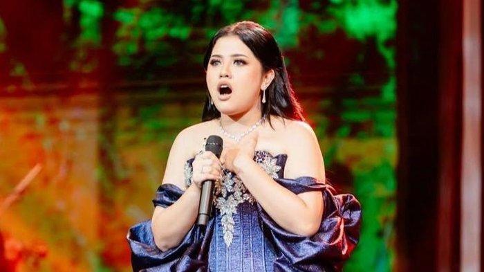 SHABRINA JUARA IDOL - Shabrina Leanor sukses jadi juara dari ajang Indonesia di season 13.