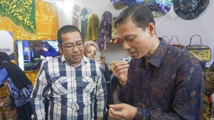 Stan KIM Kemuning Mandiri Banjarbaru diisi berbagai produk UMKM, pada acara Festival 2023 di Balai Pemuda Surabaya