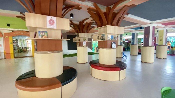 BERSIH DAN NYAMAN -  Suasana Kids Library di Perpustakaan Palnam di Jalan Ahmad Yani, KM 6.2, Kecamatan Banjarmasin Timur pada Sabtu (14/6/2025). 