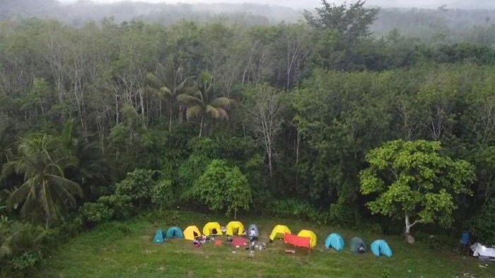 Suasana camping ground di Hantanung Hills Camp, Desa Gunung Batu, Kecamatan Tebing Tinggi, Kabupaten Balangan, Kalimantan Selatan.