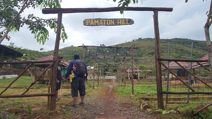 Suasana lokasi kemah sambil menikmati alam di Bukit Pamaton Banjar.