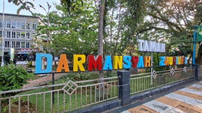 ASRI - Taman Darmansyah Zauhidie yang letaknya di Jalan A Yani Kandangan Kota, Kecamatan Kandangan, Kabupaten Hulu Sungai Selatan (HSS) dengan suasana teduhnya.