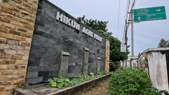 TAMAN EDUKASI HIKUN PARK -Bagian depan yang menunjukkan nama Taman Edukasi Hikun Agri Park di Tabalong, Rabu (4/6/2025).