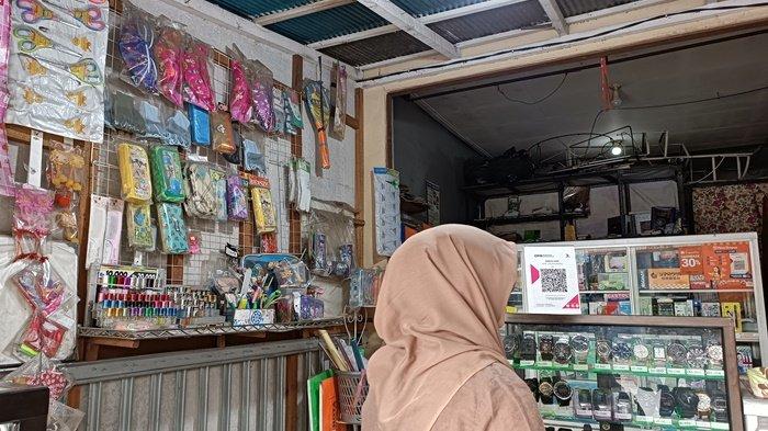 Libur Sekolah Berakhir, Toko Alat Tulis di Banjarmasin Raup Keuntungan