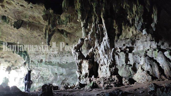 Wisata Kalsel. Stalagtit dan stalagmit karts yang membentuk ornamen alami di dinding dan atas Gua Batu Hapu di Desa Bagu Hapu, Kecamatan Hatungun, Kabupaten Tapin, Provinsi Kalimantan Selatan, Sabtu (29/7/2023).