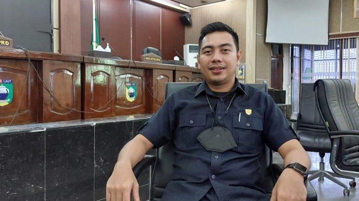 YOGA PINIS SUHENDRA, ketua Komisi I DPRD Tala.