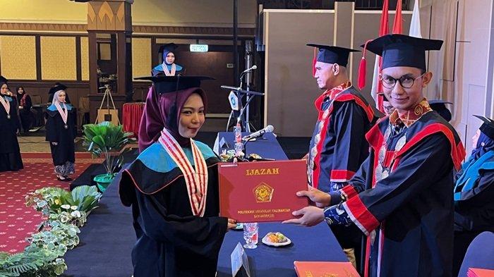 Foto bersama para tamu undangan dari berbagai instansi bersama dengan jajaran Yayasan Pucuk Merah dan Pimpinan Polanka.