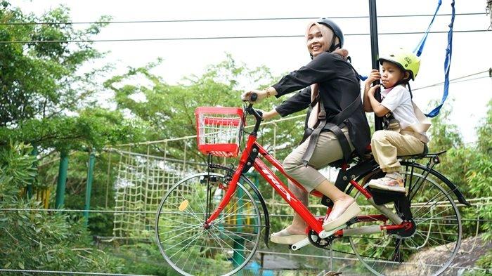 Harga Amanah Bornoe Park semula Rp100 ribu untuk masuk dan bermain di seluruh wahana, pertanggal 1 Juni 2023 harga nya turun menjadi 30 ribu saja.