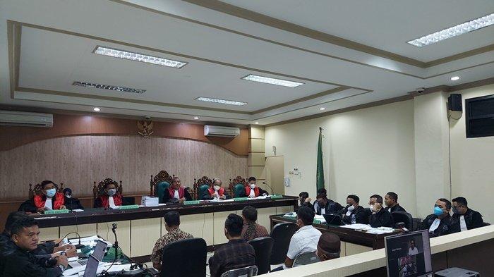 Sidang Tipikor mantan bupati Tanah Bumbu dengan saksi dan jaksa