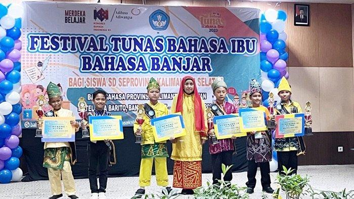 Peserta dan undangan pada malam puncak Festival Tunas Bahasa Ibu (FTBI) Bahasa Banjar yang diselenggarakan Balai Bahasa Provinsi Kalimantan Selatan diikuti 130 murid SD semua daerah di Kalsel, Rabu (8/11/2023).