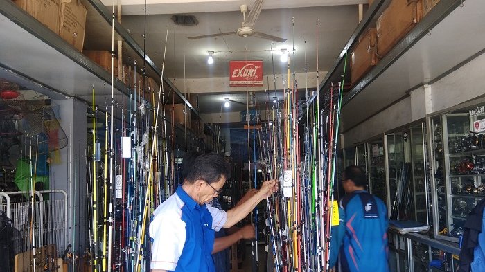 Pembelian Alat Pancing di Banjarmasin Selalu Ramai - Banjarmasinpost.co.id