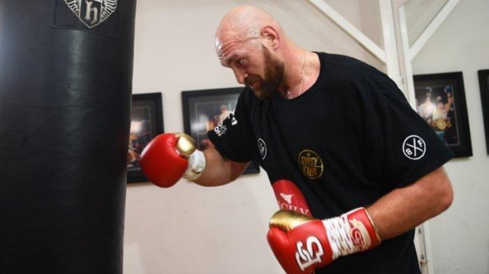 LINK Live Streaming Tyson Fury vs Francis Ngannou, Siaran Langsung ...