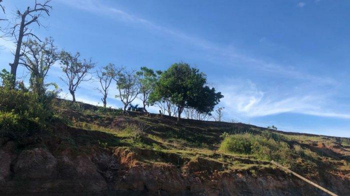 WISATA TANAH BUMBU - Potret keindahan Pantai Tebing di Sungai Loban, Tanah Bumbu, Kalimantan Selatan, Jumat (7/3/025). Daya tarik Pantai Terbing terletak pada pasir lembut yang dihiasi dengan hamparan tebing tanah memanjang. Pantai Tebing bisa menjadi tempat wisata pilihan untuk menikmati liburan dengan tarif terjangkau.