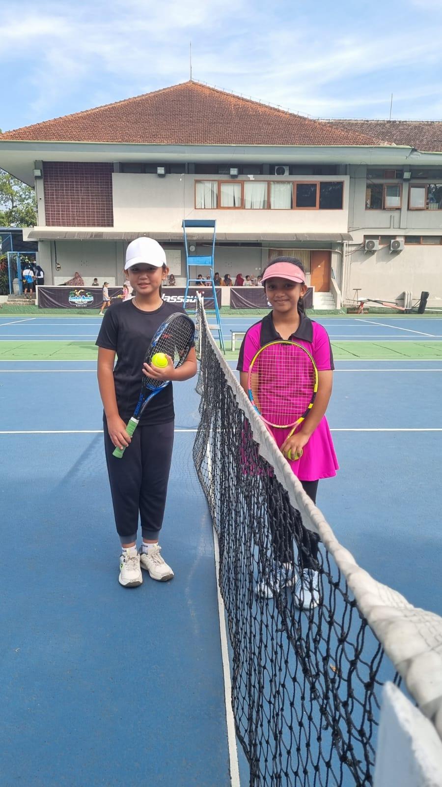 Para petenis junior Tala.