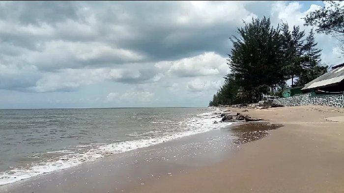 Inilah panorama eksotis Pantai Jorong Beach Galam di Desa Swarangan, Kecamatan Jorong, Kabupaten Tanahlaut.