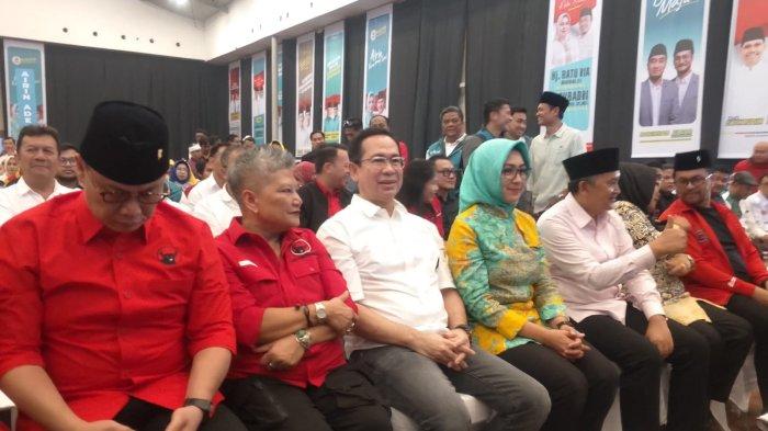 Partai Demokrasi Indonesia Perjuangan (PDIP) mendeklarasikan pasangan Airin Rachmi Diany dan Ade Sumardi di Pilkada Banten, Minggu (25/8/2024).
