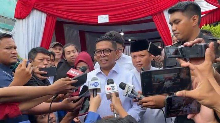 Calon Gubernur Banten nomor urut 2, Andra Soni mengaku sempat dipanggil oleh Presiden Prabowo Subianto. 