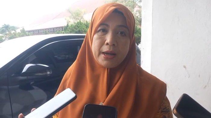 Asisten Daerah (Asda) 3 Bidang Administrasi Umum Pemerintah Kabupaten (Pemkab) Serang, Ida Nuraida, saat ditemui di Kantor Setda Kabupaten Serang, Senin (26/5/2025).








 