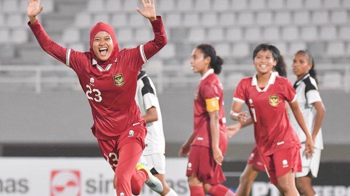 Laga antara Timnas Putri Indonesia vs Thailand di babak semifinal Piala AFF U19 Wanita 2023 akan digelar pada Kamis (13/7/2023).