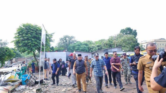 Diduga Jadi Tempat Mesum & Transasksi Barang Haram, Puluhan Bangunan Liar di Roxy Ciputat Dibongkar - Tribunbanten.com