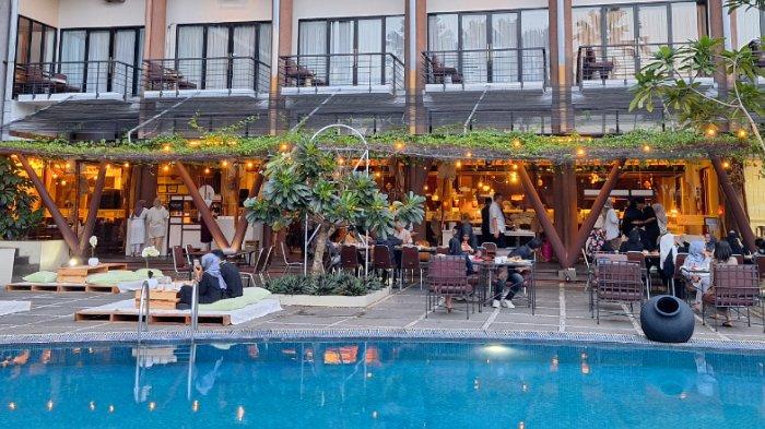 Potret sejumlah orang berbuka puasa Ramadan bersama di Hotel Horison Ultima Ratu Serang.