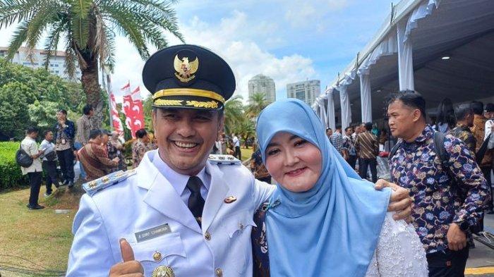 Diky Chandra dan istrinya, Rani Permata saat ditemui di Monas, Gambir, Jakarta Pusat, Kamis (20/2/2025). Foto : Kompas.com/Revi C Rantung