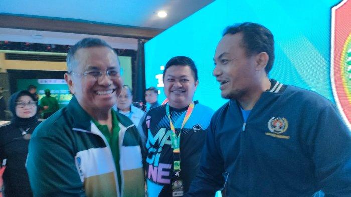 Dahlan Iskan dalam konferensi pers di Jakarta
