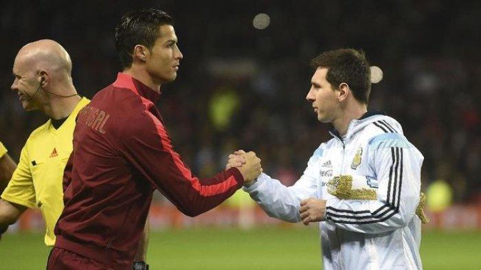 Seorang wasit pertandingan mengungkapkan perbedaan utama antara menghadapi Lionel Messi dan Cristiano Ronaldo di lapangan.