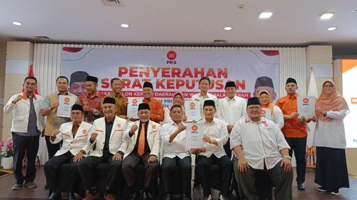 PKS mengeluarkan surat keputusan (SK) dukungan kepada sejumlah bakal calon kepala daerah di provinsi Banten untuk Pilkada 2024.