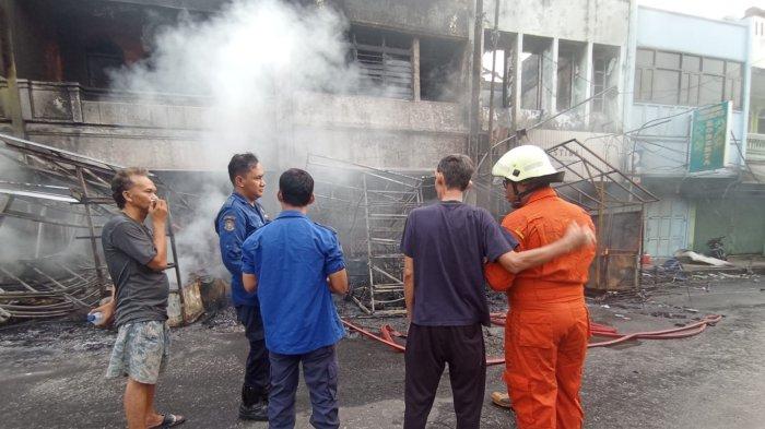 Pasar Royal dan Pasar Rau, Kota Serang, Banten terbakar menjelang pelaksanaan salat Idul Adha 2024.