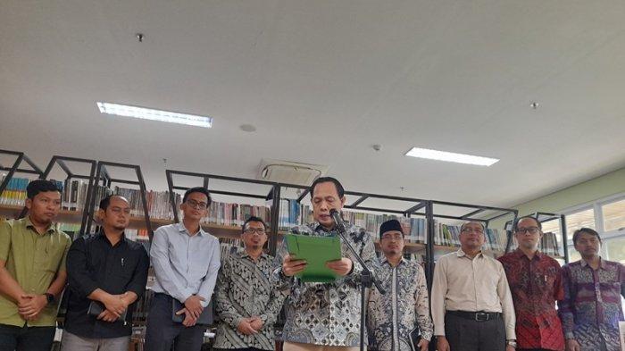 Civitas Akademika Universitas Sultan Ageng Tirtayasa (Untirta) Banten mendorong proses Pemilihan Umum (Pemilu) 2024 berjalan kondusif. Pada Selasa (6/2/2024), sejumlah perwakilan Civitas Akademika Sultan Ageng Tirtayasa menggelar deklarasi 
Pemilu damai di aula perpustakaan kampus Untirta Banten.