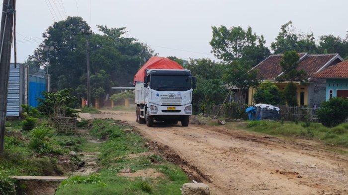 Plt Kepala Dinas ESDM Banten, Deri Dariawan memastikan galian tanah di Kampung Papango Citeras, Desa Mekarsari, Kecamatan Rangkasbitung, Lebak, ilegal