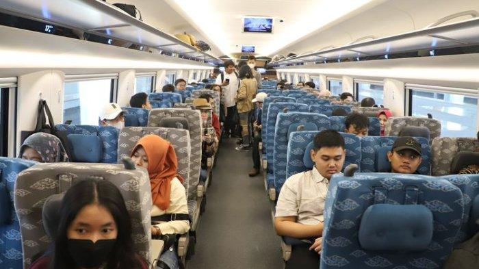 Cara naik dan harga tiket Kereta Cepat Jakarta-Bandung “Whoosh” per hari ini Oktober 2023.