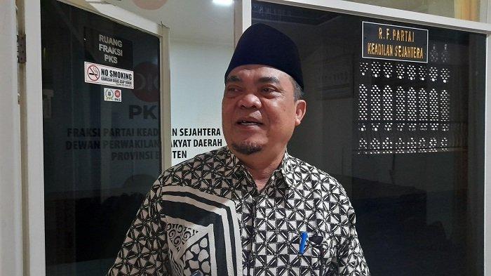 Ketua Komisi II DPRD Banten, Iip Makmur saat di gedung DPRD Banten.
