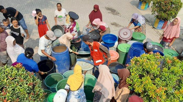 Bupati Serang, Ratu Tatu Chasanah, menetapkan status tanggap darurat bencana kekeringan dampak dari kemarau panjang di Kabupaten Serang.