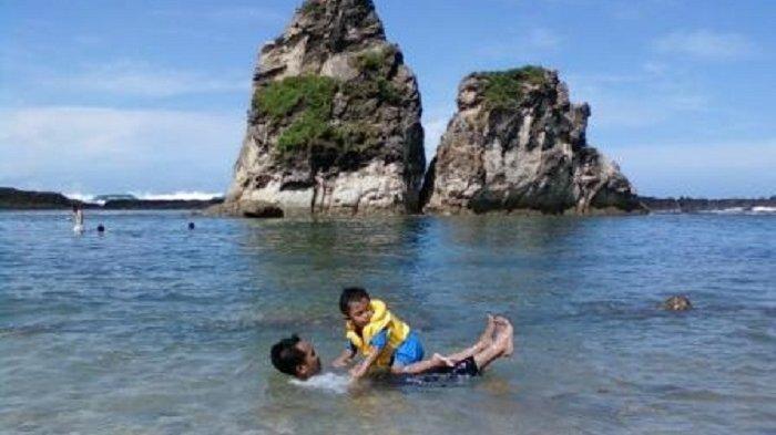 Pantai Sawarna Lebak