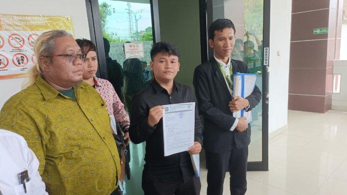 Sanjaya (54) pelapor dugaan kasus penyerobotan dan pengerusakan lahan di Desa Jayasari, Kecamatan Cimarga, Lebak, ditetapkan tersangka oleh Polda Banten.