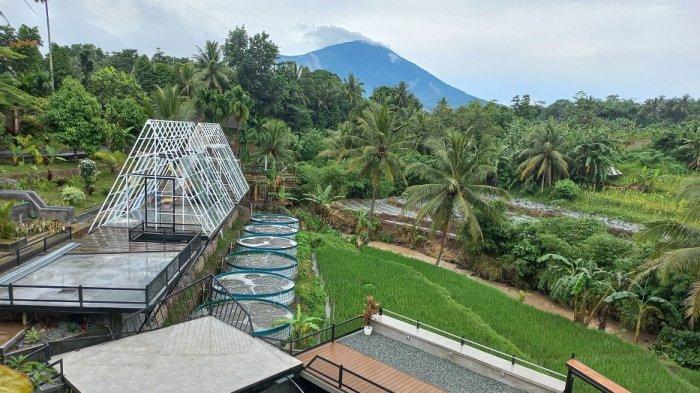 Pemandangan dari Saung Dolet.