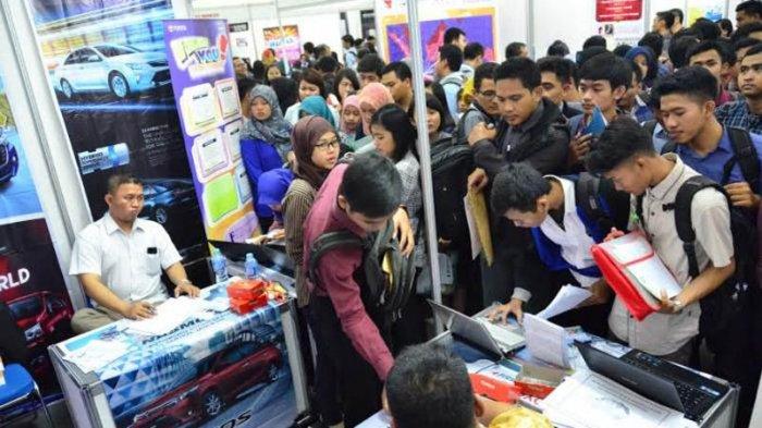Badan Pusat Statistik (BPS) mencatat lulusan sekolah menengah kejuruan (SMK) penyumbang terbanyak angka pengangguran di Provinsi Banten pada tahun 2024.

