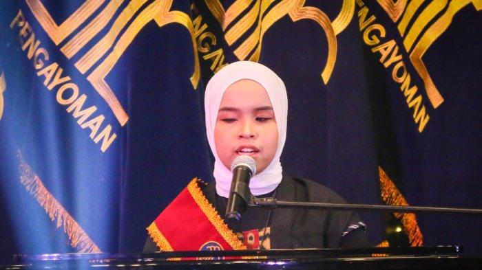 Menkumham Yasonna H Laoly berinisiatif memberikan piagam serta surat pencatatan hak cipta atas dua lagu Putri Ariani berjudul 'Loneliness' dan 'Permata Indah Dunia'. Hal itu sebagai bentuk apresiasi Yasonna setinggi-tingginya kepada Putri dan kedua orang tuanya, yaitu Ismawan Kurniato dan Reni Alfianty.
