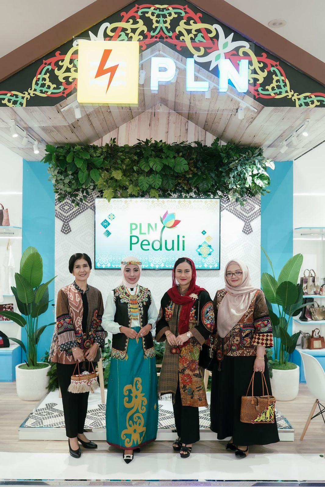 Berbagai produk kerajinan pegiat usaha mikro kecil dan menengah (UMKM) mitra binaan PLN hadir dalam Kriyanusa 2024 di Jakarta Convention Center (JCC) pada 28 Agustus-1 September 2024.