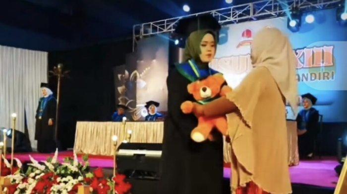 PROSESI WISUDA - Prosesi wisuda kelulusan siswa SMK Citra Bangsa Mandiri Purwokerto menjadi sorotan di media sosial Instagram, Minggu (11/5/2025). Dinas Pendidikan Jawa Tengah buka suara.