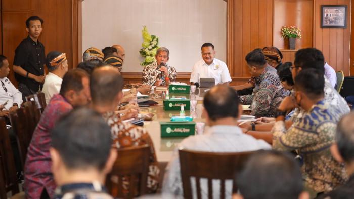 24072025 sekda jateng memberika pemaparan soal soloraya great sale