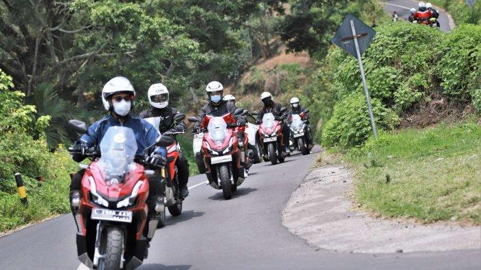 Honda Bikers Day (HBD) 2023 diselenggarakan di Lapangan Rampal, Malang, 28 Oktober. HBD menjadi cerminan loyalitas dan kuatnya ikatan emosional pengguna setia sepeda motor Honda yang semakin besar dan tak lekang oleh waktu.